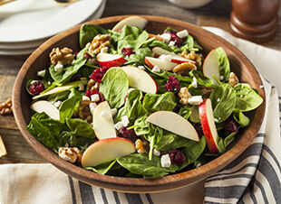 Spinat-Apfel-Walnuss-Salat