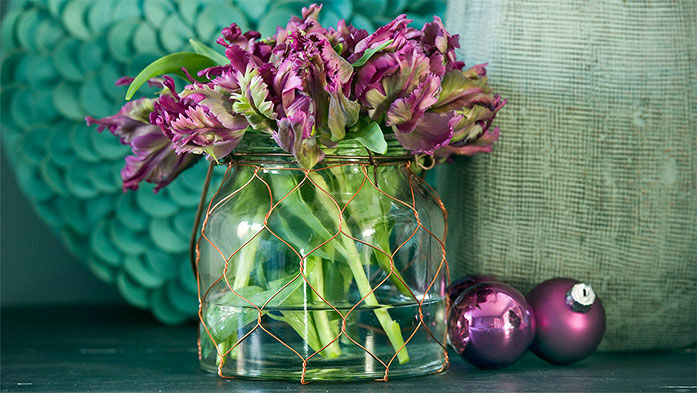 Weihnachtsdeko mit Tulpen