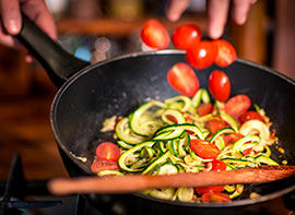 Zucchini-Pasta mit Pesto