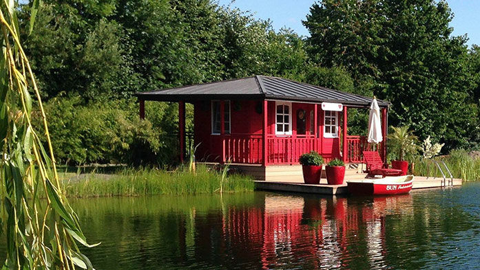 Rotes Bootshaus